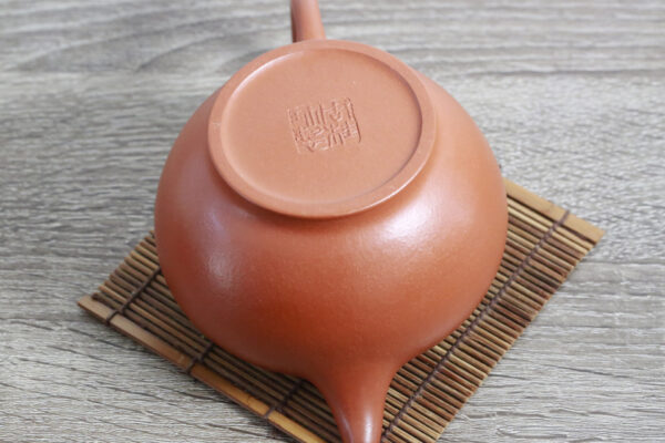 Zhou Guizhen - Yixing Zisha Teapot Master on a Table