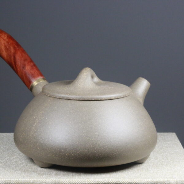 Zisha Teapot with Side Handle – Aged Fired Duanni Clay for 2-4 People