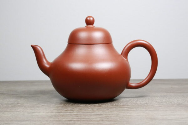 Pear Shaped Yixing Zisha teapot with Authentic Clay.