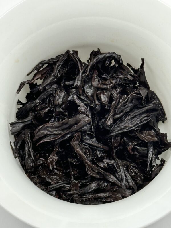 Tie Luo Han 'Iron Monk' Heavy Roast Oolong Rock Tea from Wuyi Mountains - Image 3